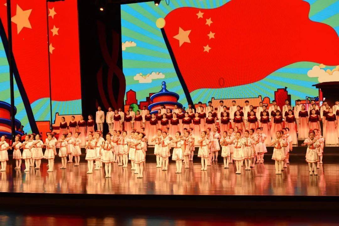 机器人交警上岗，是不是意味着以后的交警要下岗？游戏画面